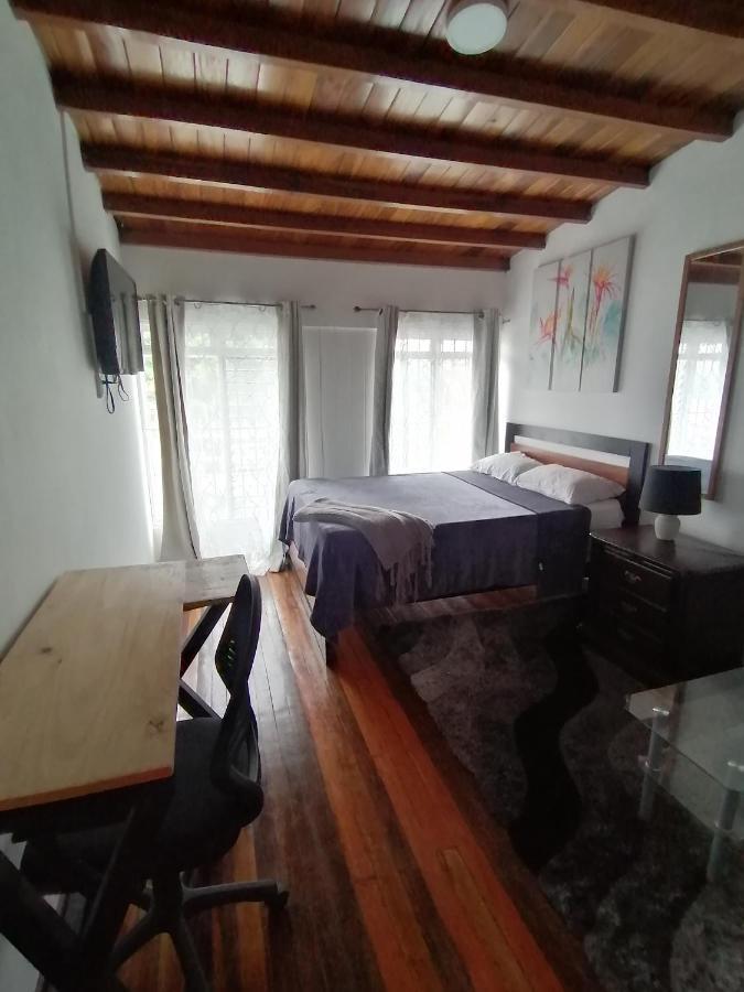 Airport Traveler'S Home. Alajuela Exterior foto