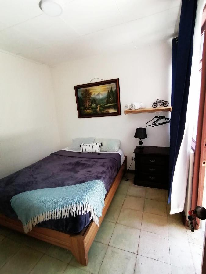 Airport Traveler'S Home. Alajuela Exterior foto